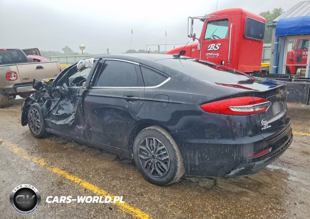 2019 Ford Fusion S VIN:3FA6P0G77KR198724 - 2