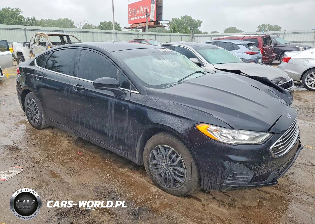 2019 Ford Fusion S VIN:3FA6P0G77KR198724 - 4