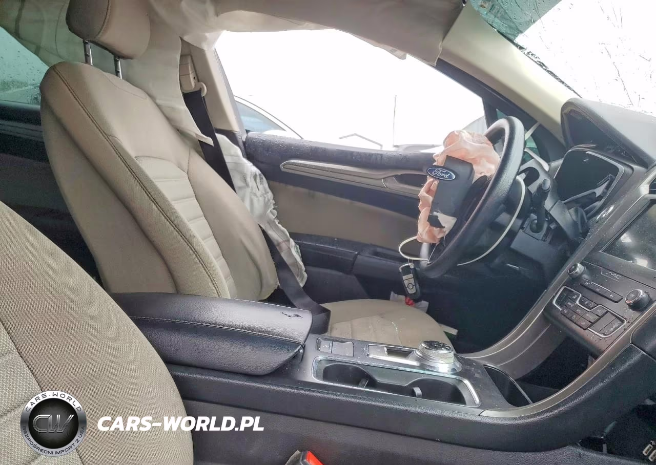 2019 Ford Fusion S VIN:3FA6P0G77KR198724 - 7