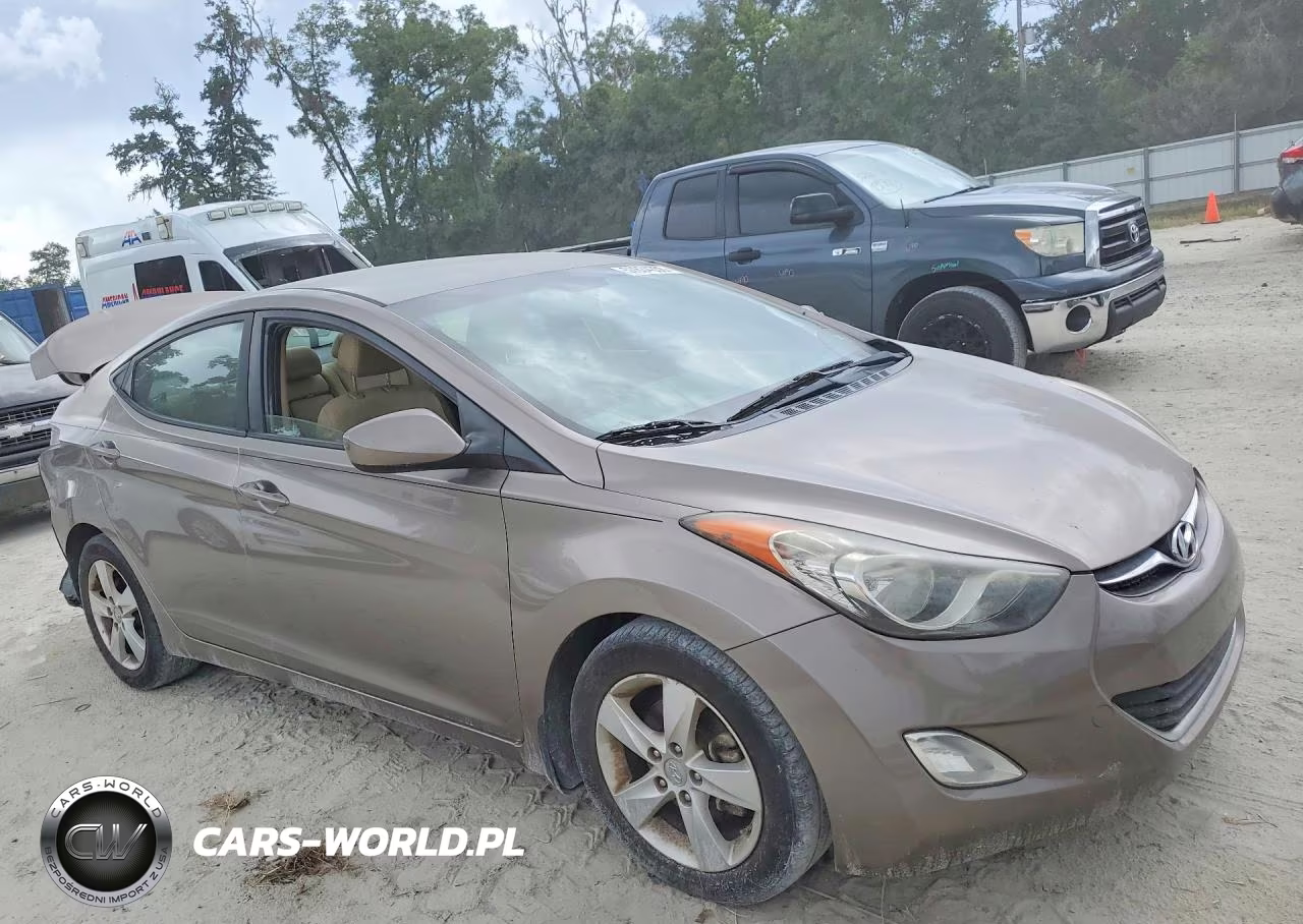 2013 Hyundai Elantra Gls VIN:5NPDH4AE1DH175345 - 4