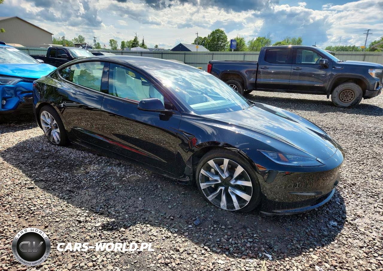 2025 Tesla Model 3 VIN:5YJ3E1EB0SF064946 - 4