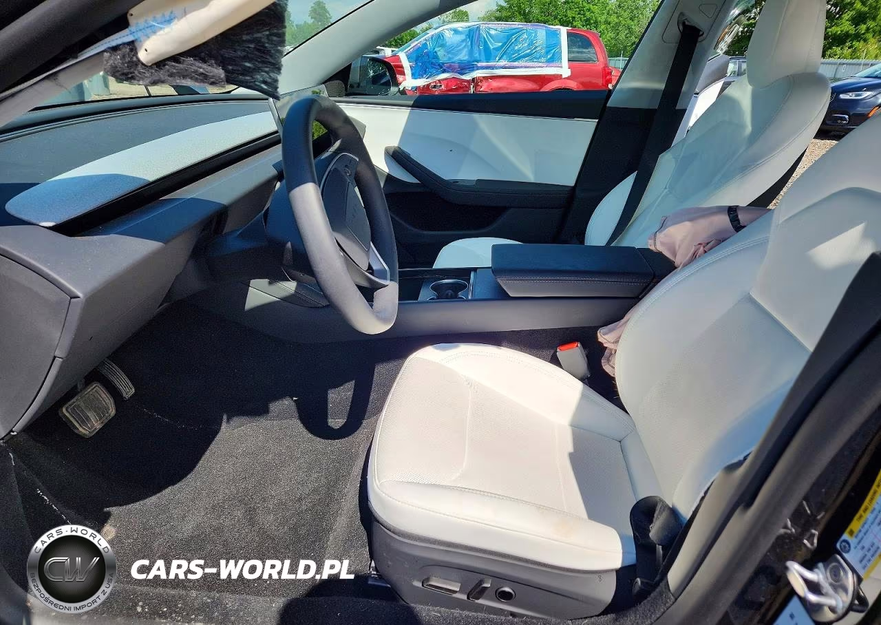 2025 Tesla Model 3 VIN:5YJ3E1EB0SF064946 - 7