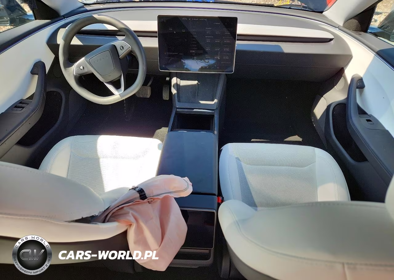 2025 Tesla Model 3 VIN:5YJ3E1EB0SF064946 - 8