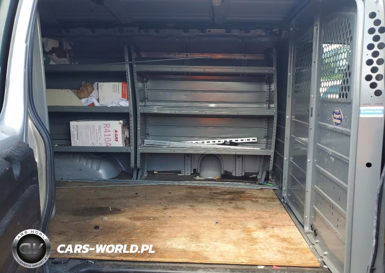2020 Chevrolet Express G2500 VIN:1GCWGAFG9L1150428 - 10