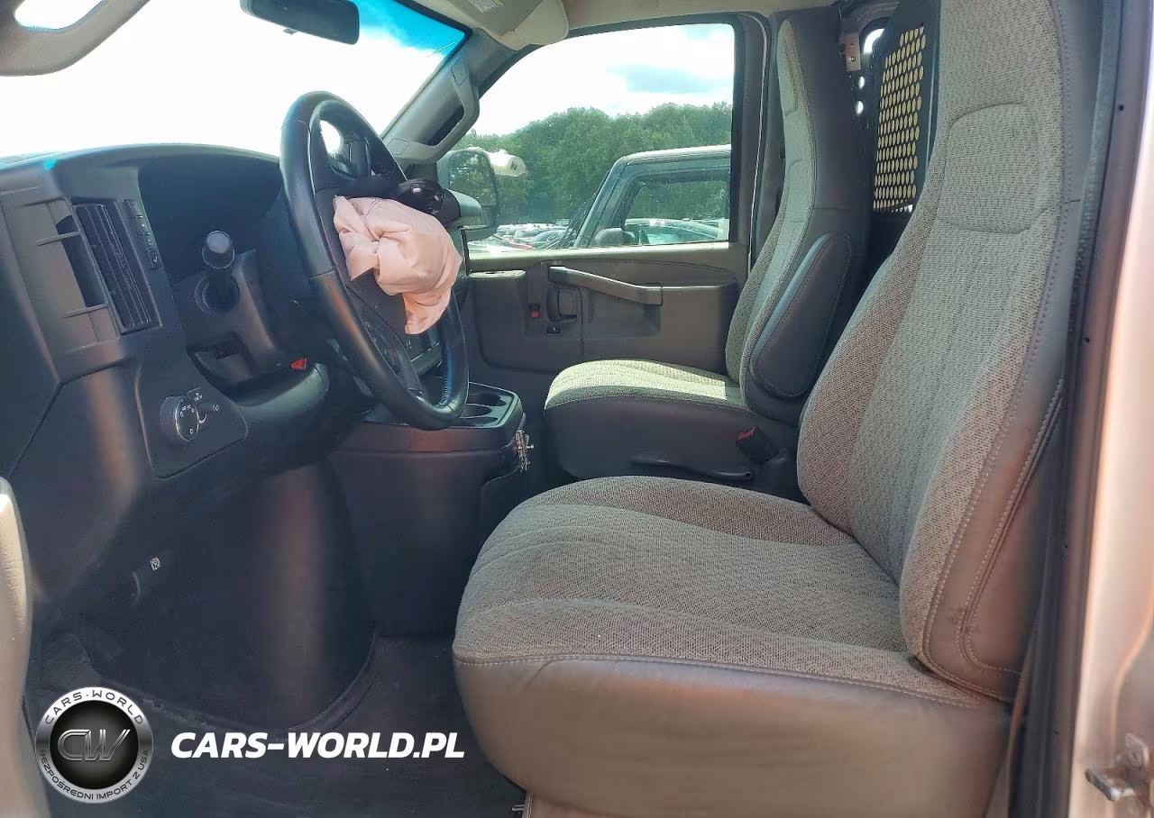2020 Chevrolet Express G2500 VIN:1GCWGAFG9L1150428 - 7