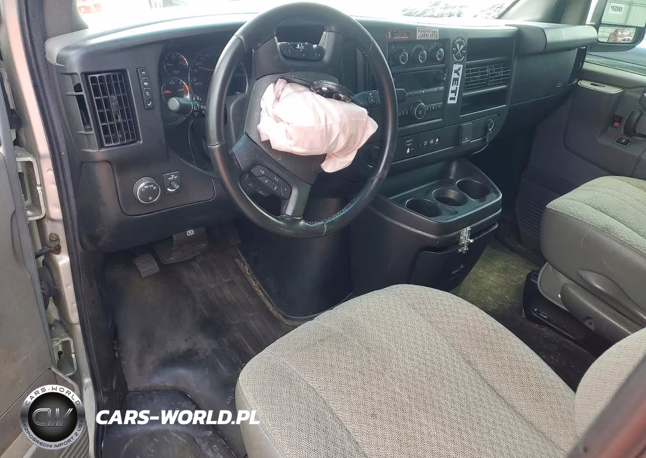 2020 Chevrolet Express G2500 VIN:1GCWGAFG9L1150428 - 8