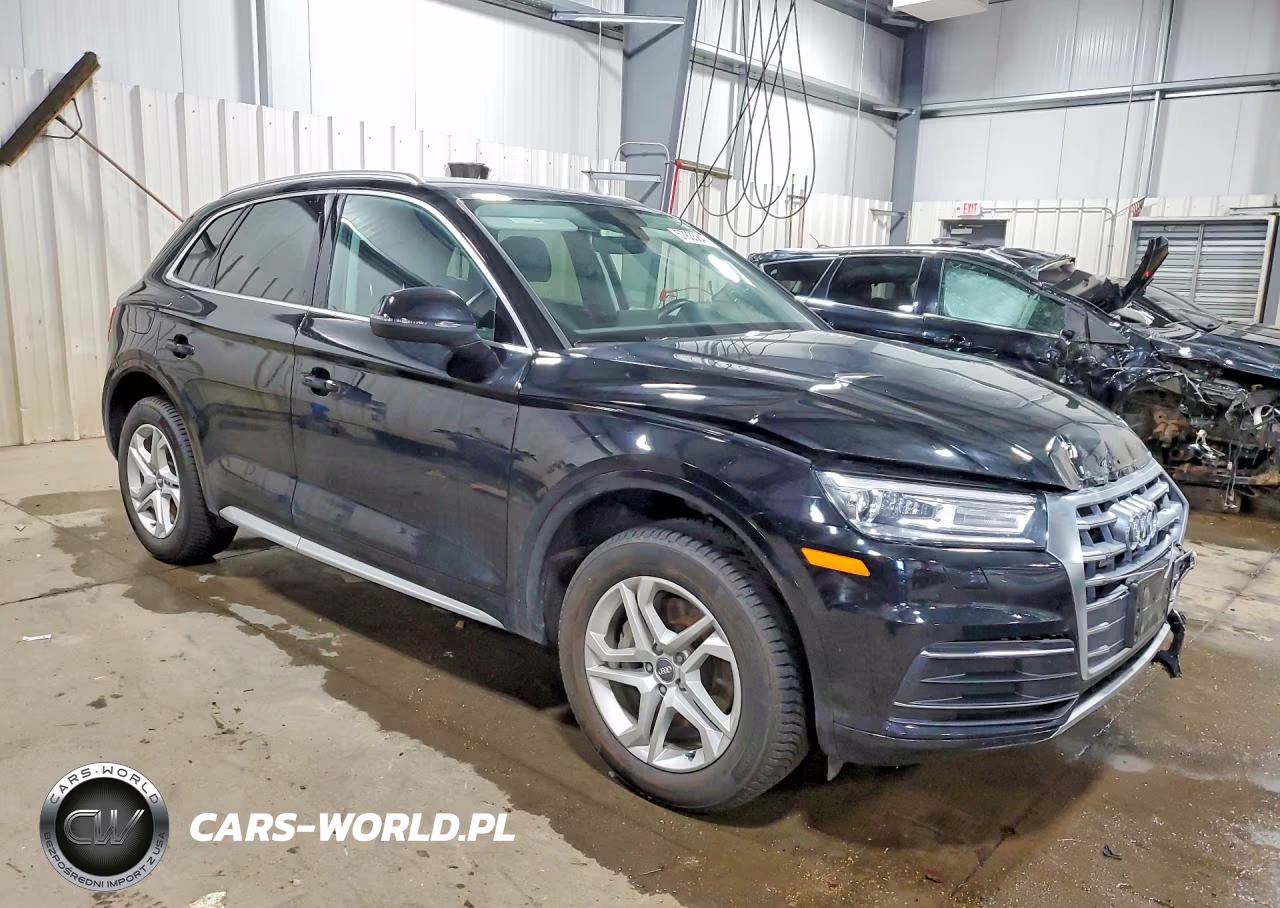 2019 Audi Q5 Premium VIN:WA1ANAFY2K2050330 - 4