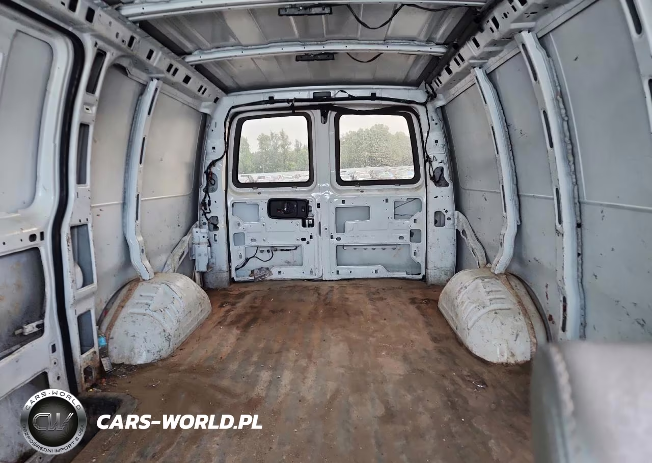 2019 Chevrolet Express G2500 VIN:1GCWGAFP3K1164372 - 10