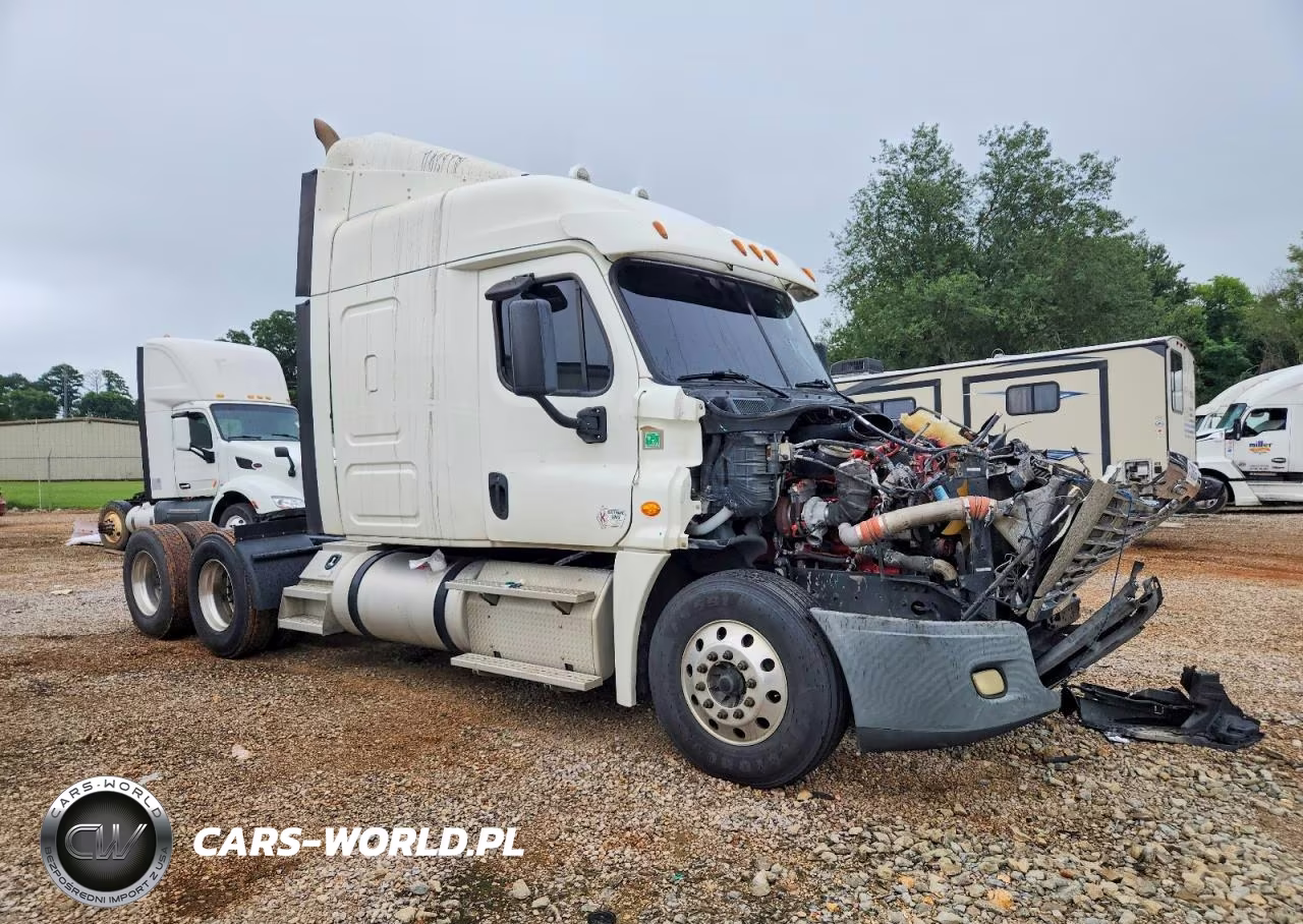 2015 Freightliner Cascadia Semi Truck