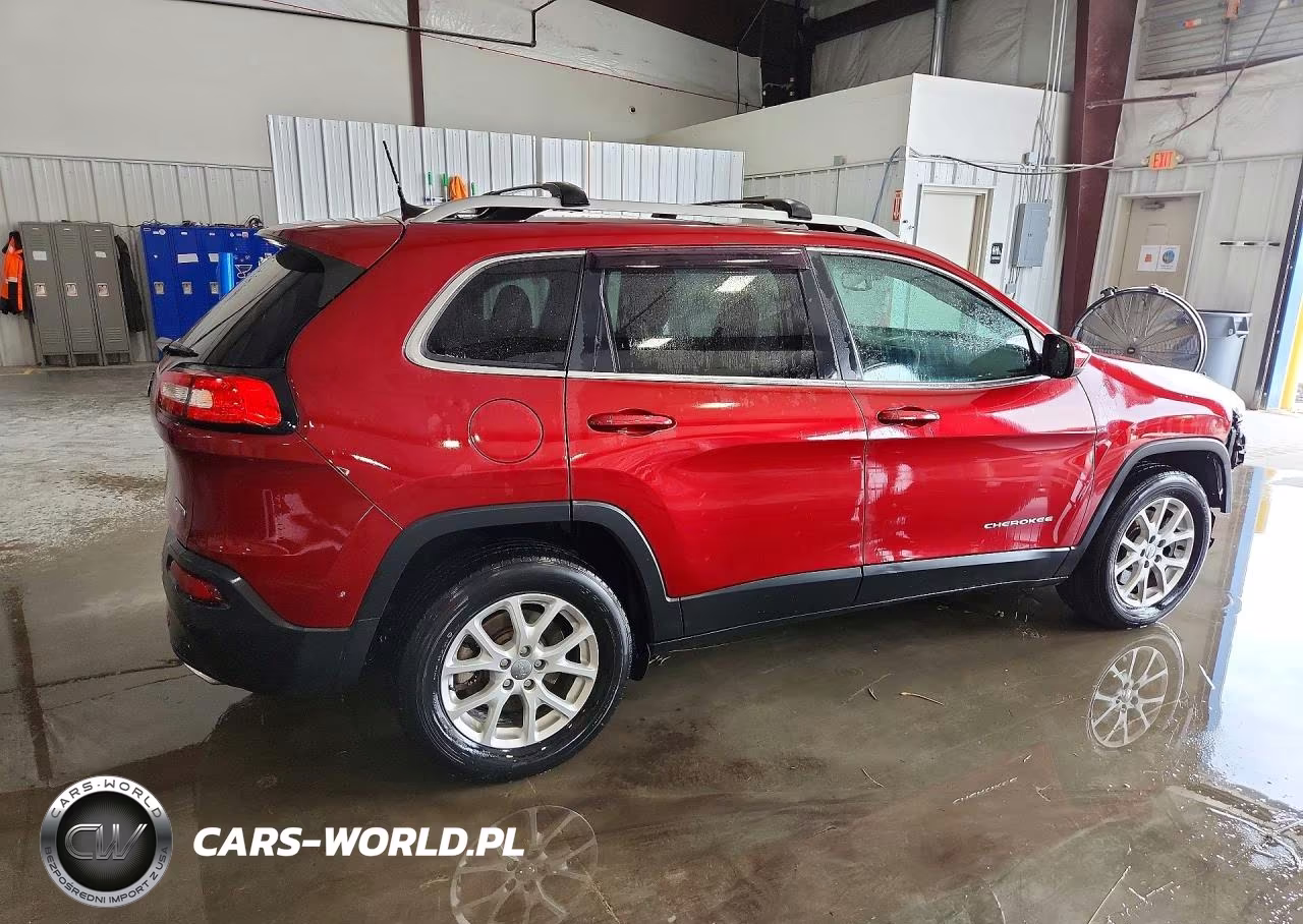 2016 Jeep Cherokee Latitude VIN:1C4PJMCS9GW111279 - 3