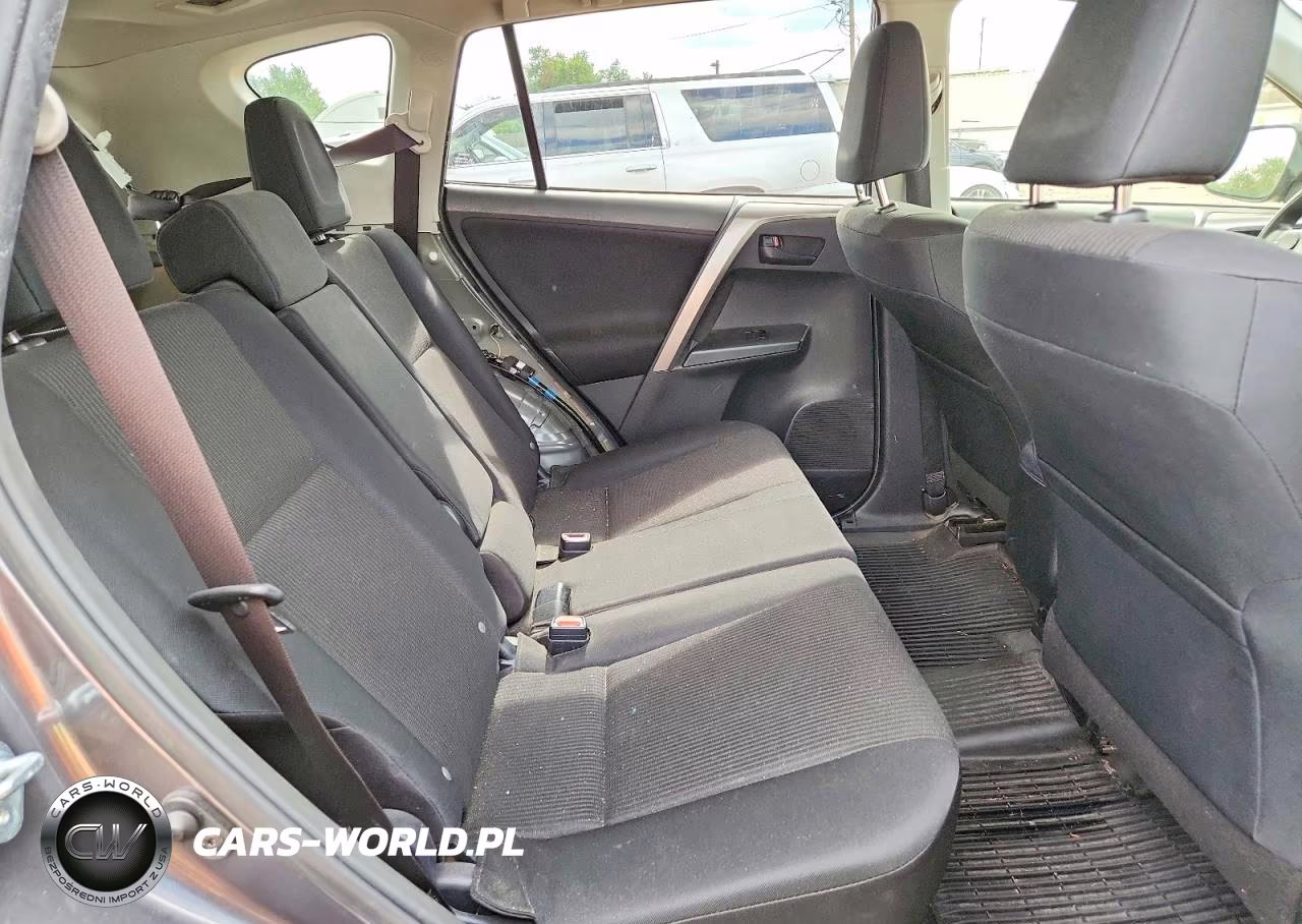 2018 Toyota Rav4 Le VIN:JTMBFREV1JJ221103 - 11
