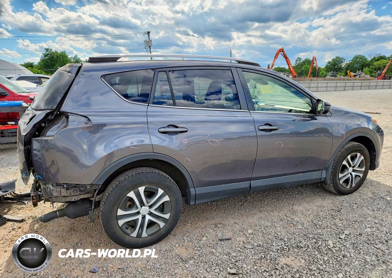 2018 Toyota Rav4 Le VIN:JTMBFREV1JJ221103 - 3
