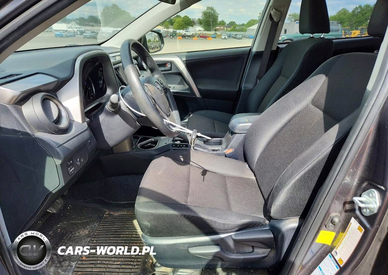2018 Toyota Rav4 Le VIN:JTMBFREV1JJ221103 - 7