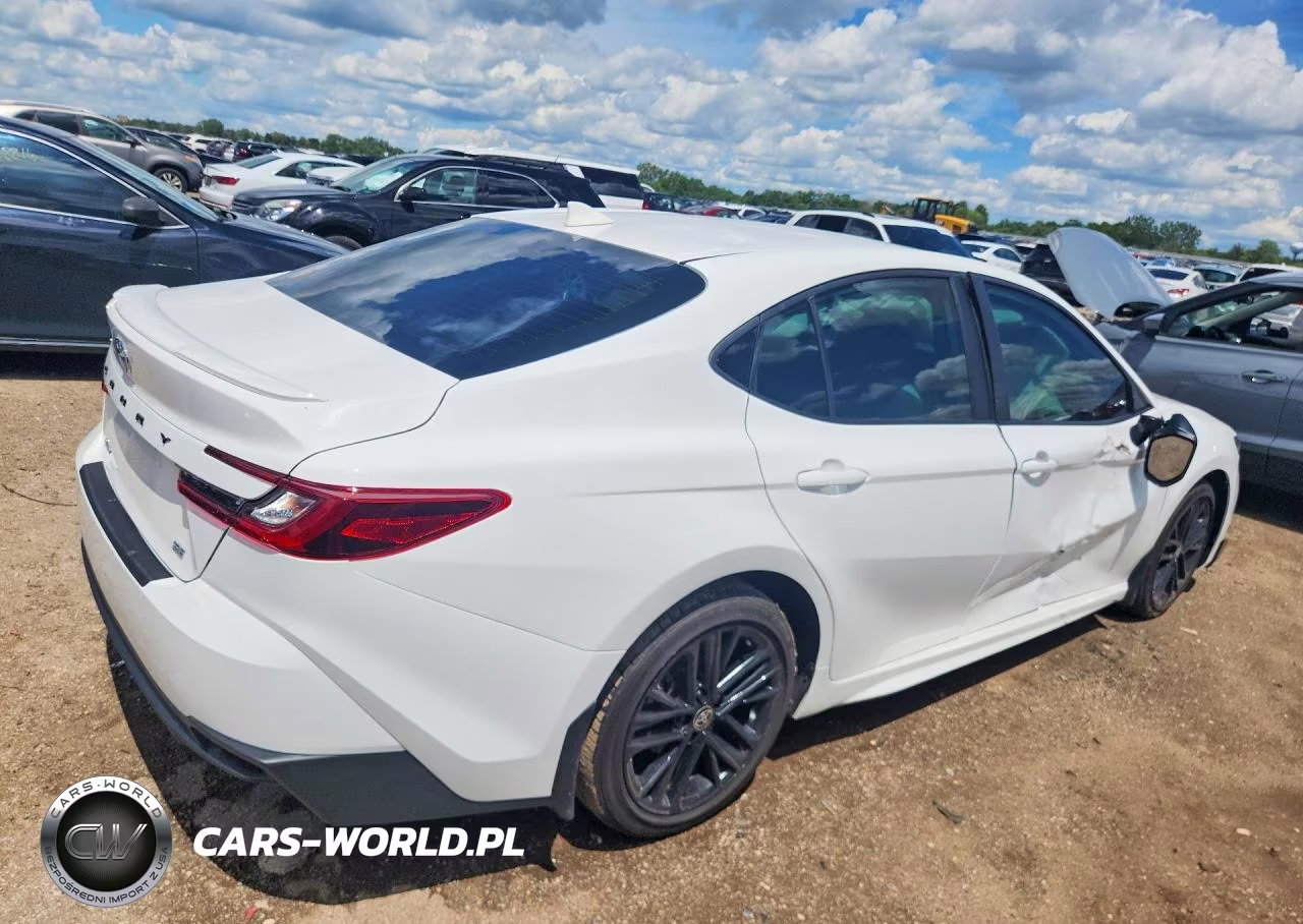 2025 Toyota Camry Se VIN:4T1DAACKXSU044872 - 3