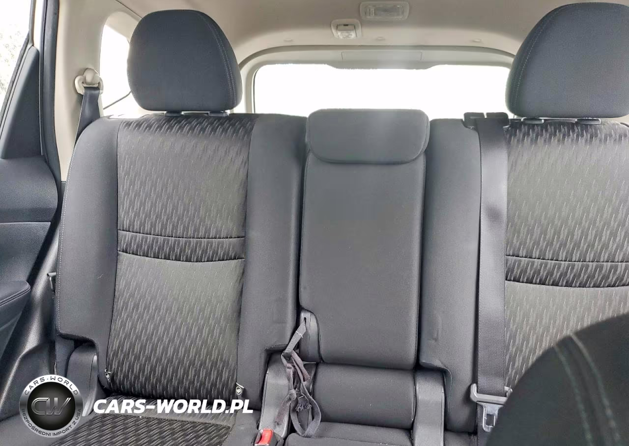 2017 Nissan Rogue S VIN:KNMAT2MV4HP562113 - 10