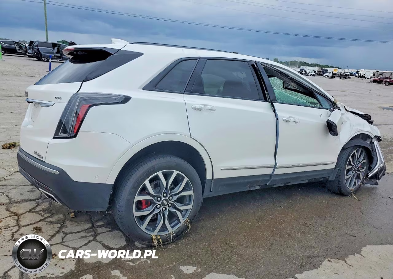 2025 Cadillac Xt5 Sport VIN:1GYKNGRS4SZ153092 - 3