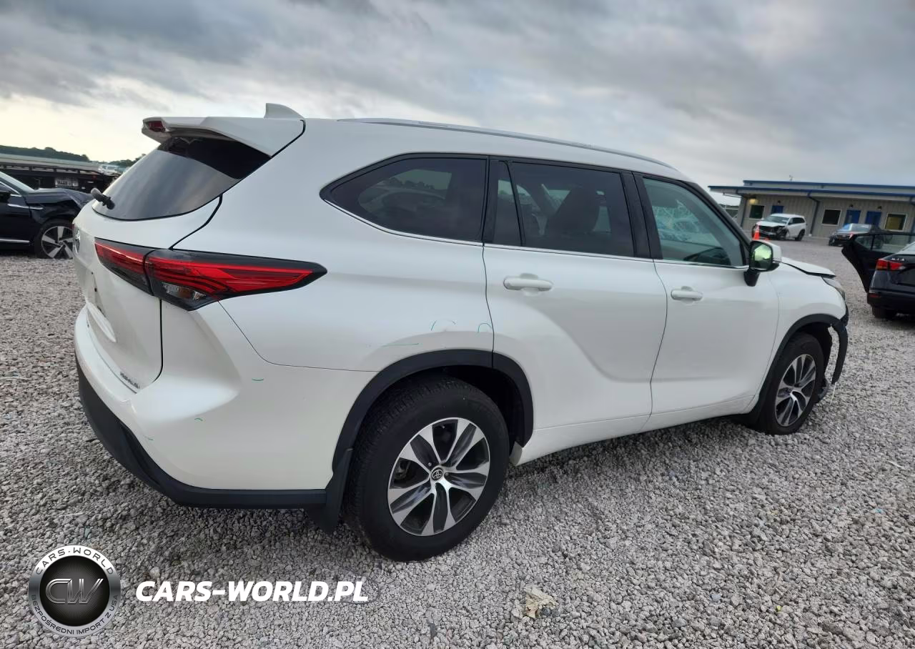 2021 Toyota Highlander Xle VIN:5TDGZRBH7MS547281 - 3