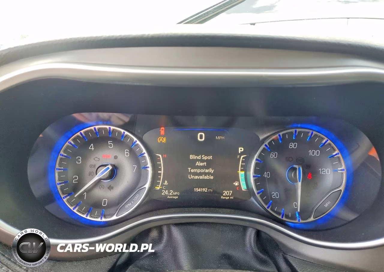 2019 Chrysler Pacifica Limited VIN:2C4RC1GG3KR597810 - 9