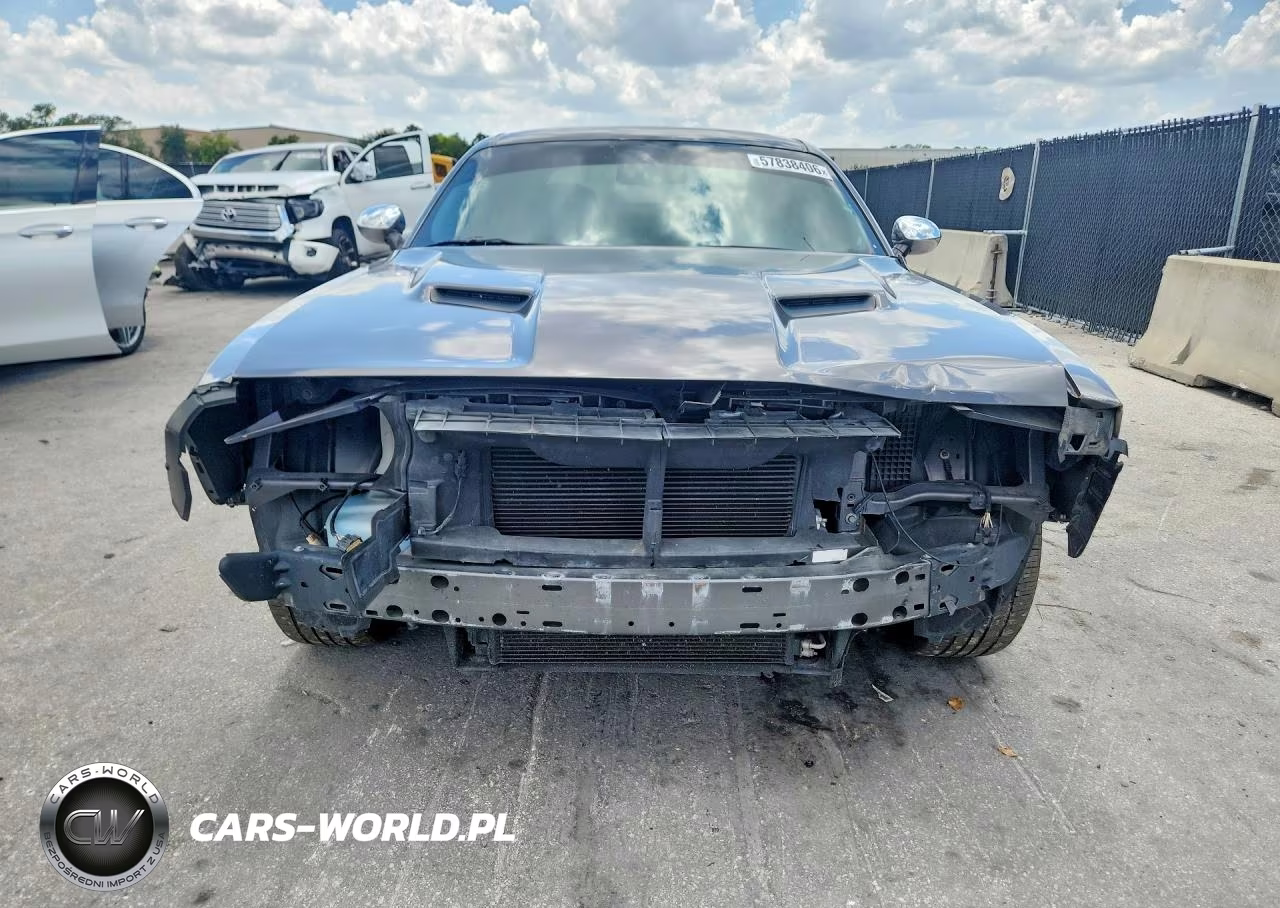 2019 Dodge Challenger Sxt VIN:2C3CDZAG0KH675058 - 5