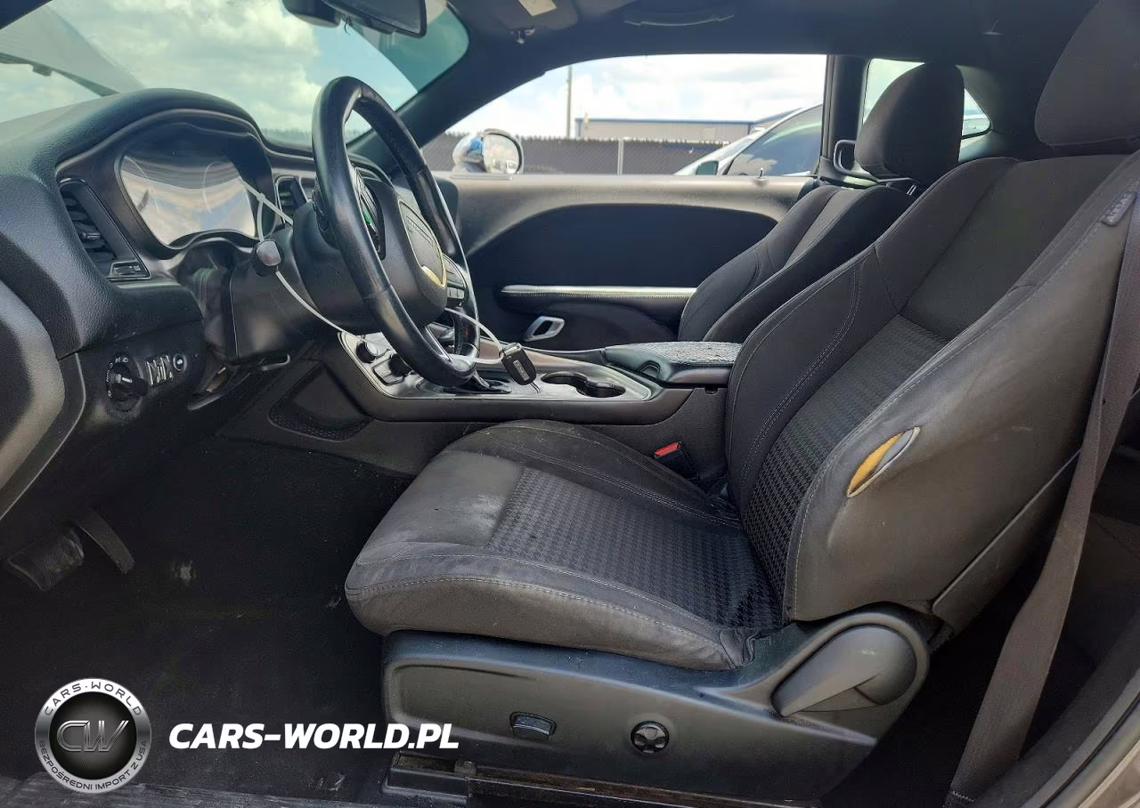 2019 Dodge Challenger Sxt VIN:2C3CDZAG0KH675058 - 7