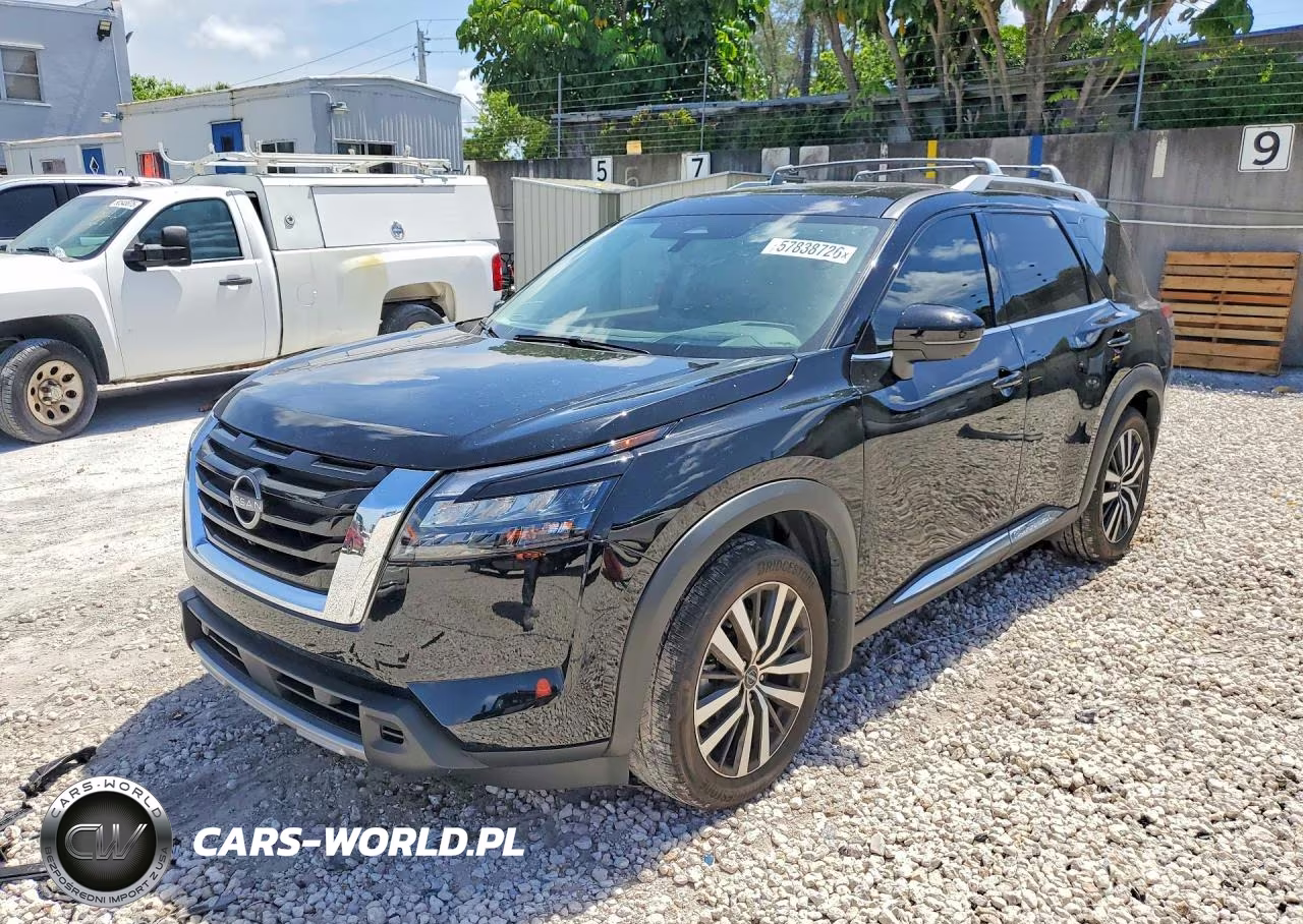2025 Nissan Pathfinder Platinum – zdjęcie 1 z 14