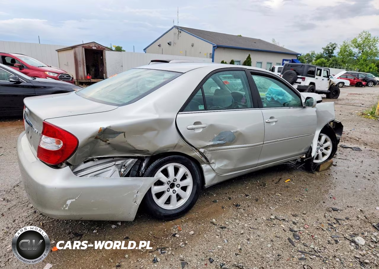 2003 Toyota Camry Xle VIN:4T1BE32K13U259356 - 3