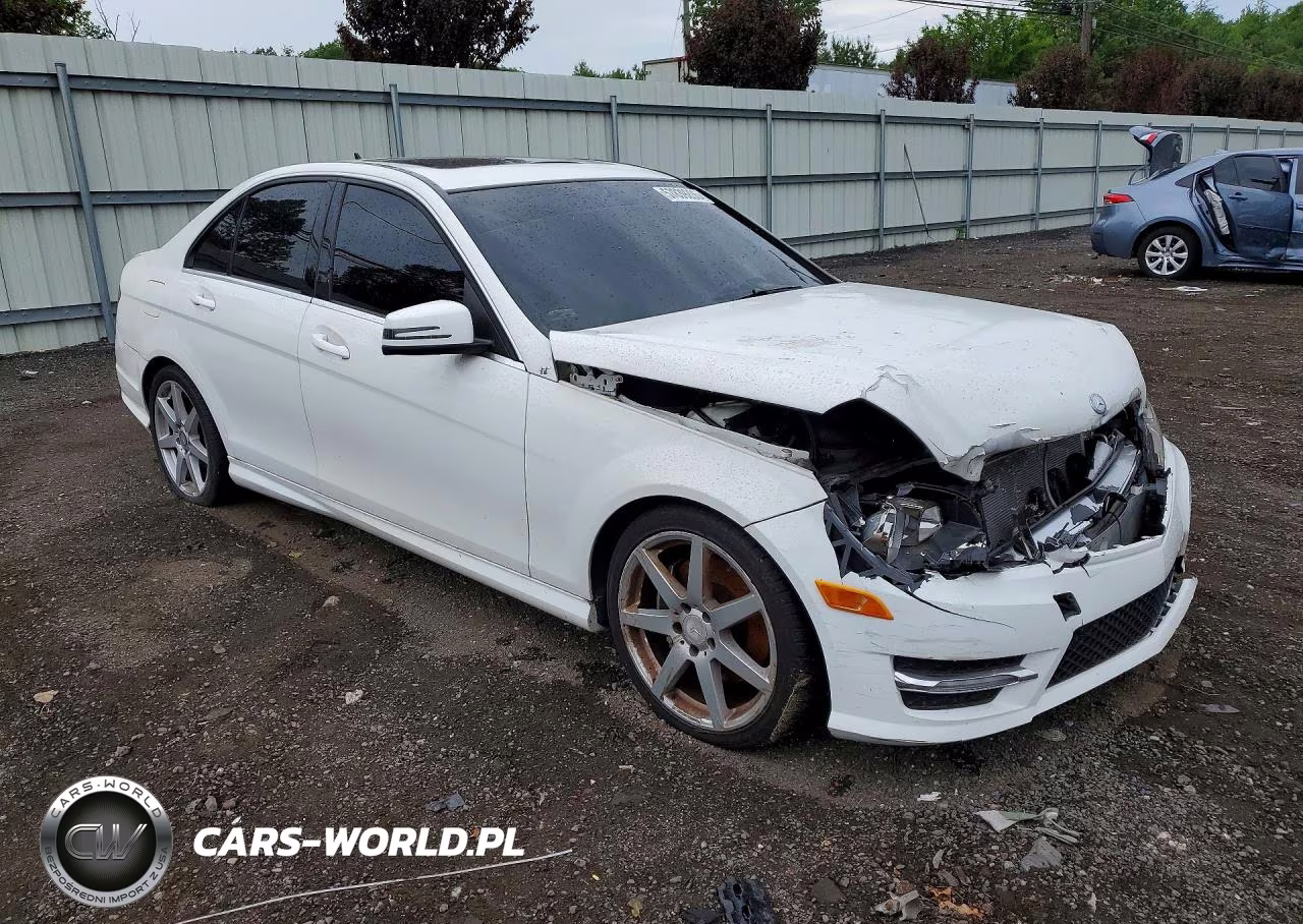 2014 Mercedes-Benz C 300 4Matic VIN:WDDGF8AB3EA922247 - 4