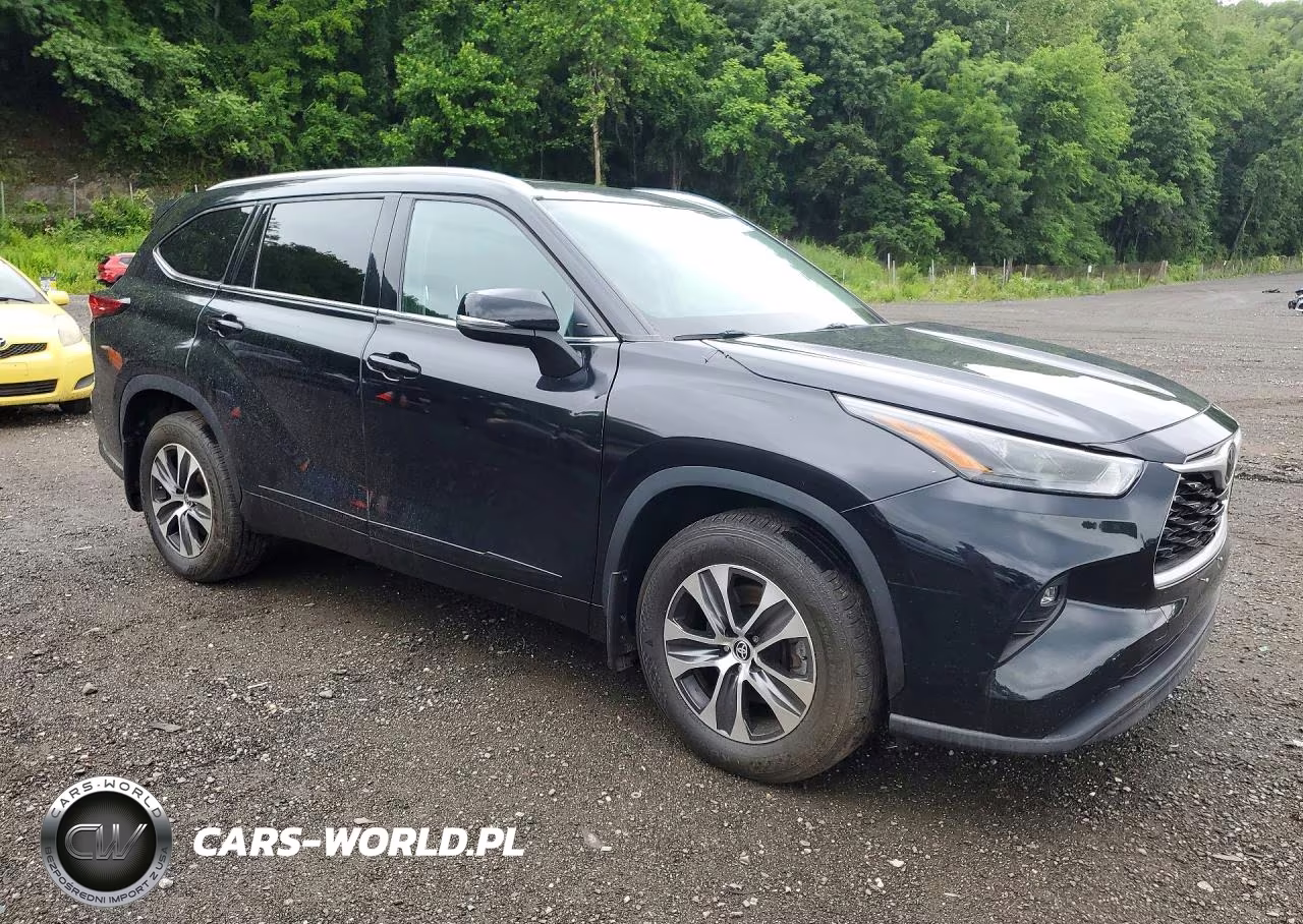 2022 Toyota Highlander Xle VIN:5TDGZRBH6NS583660 - 4