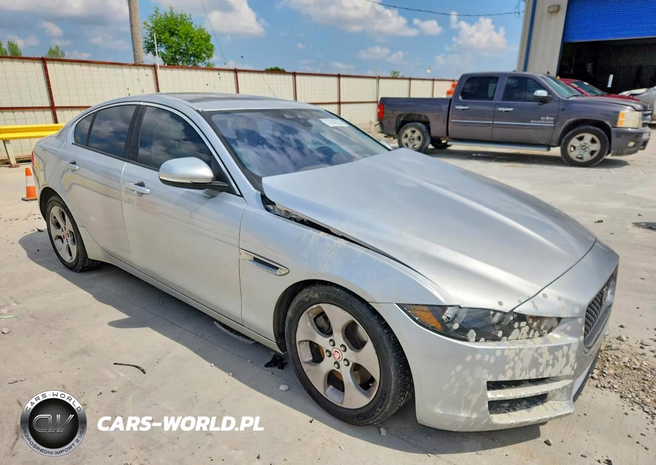 2017 Jaguar Xe VIN:SAJAR4BG9HA965555 - 4