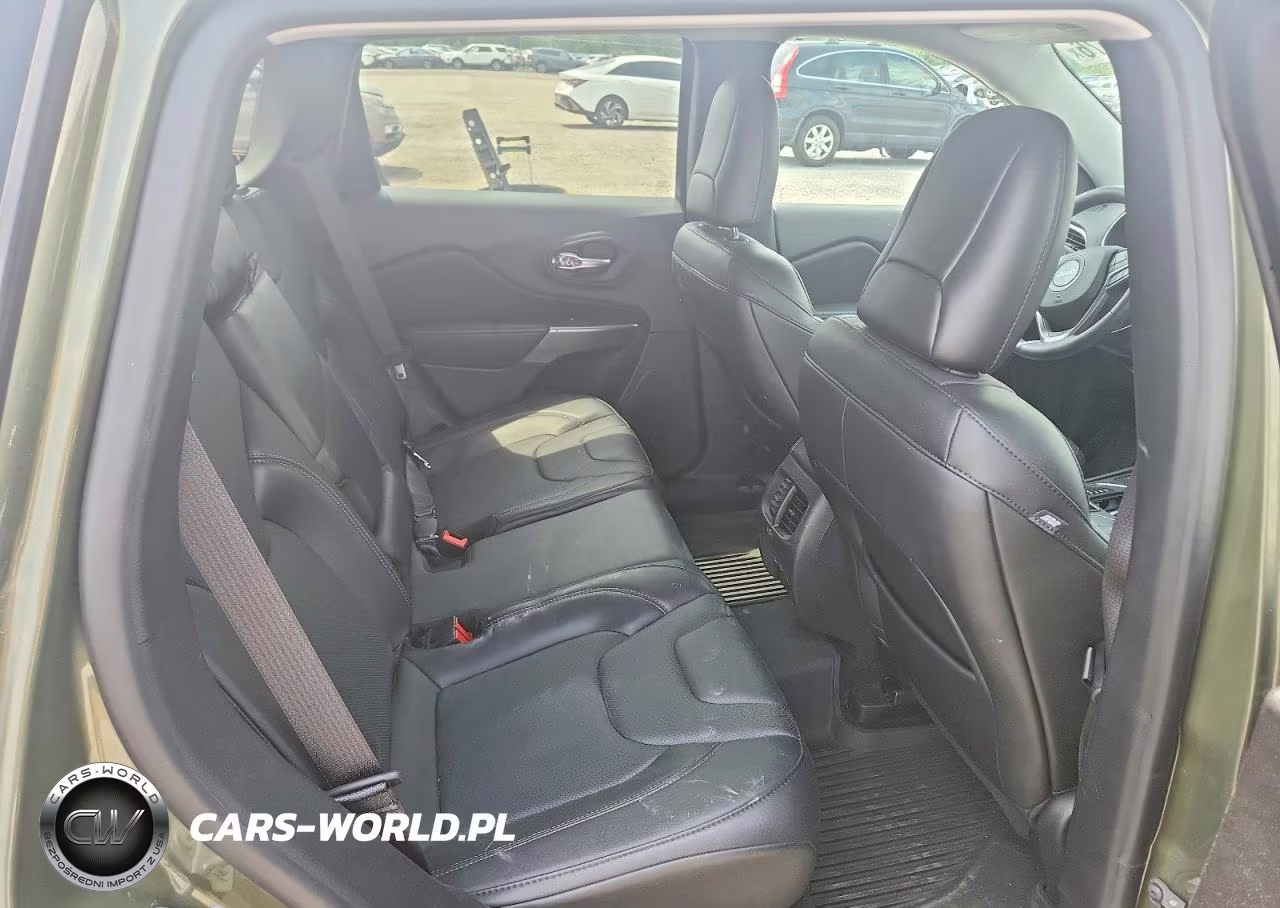 2021 Jeep Cherokee Latitude Lux VIN:1C4PJMMX6MD223894 - 10