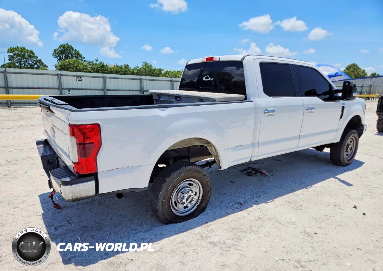 2018 Ford F250 Super Duty VIN:1FT7W2BT4JEB04107 - 3