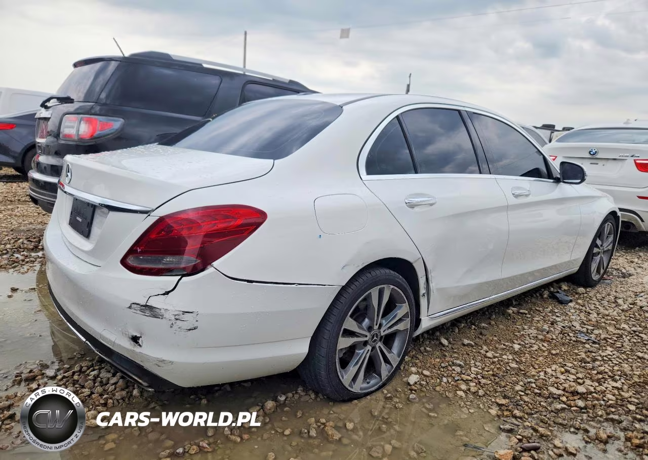 2018 Mercedes-Benz C 300 VIN:55SWF4JB7JU241796 - 3