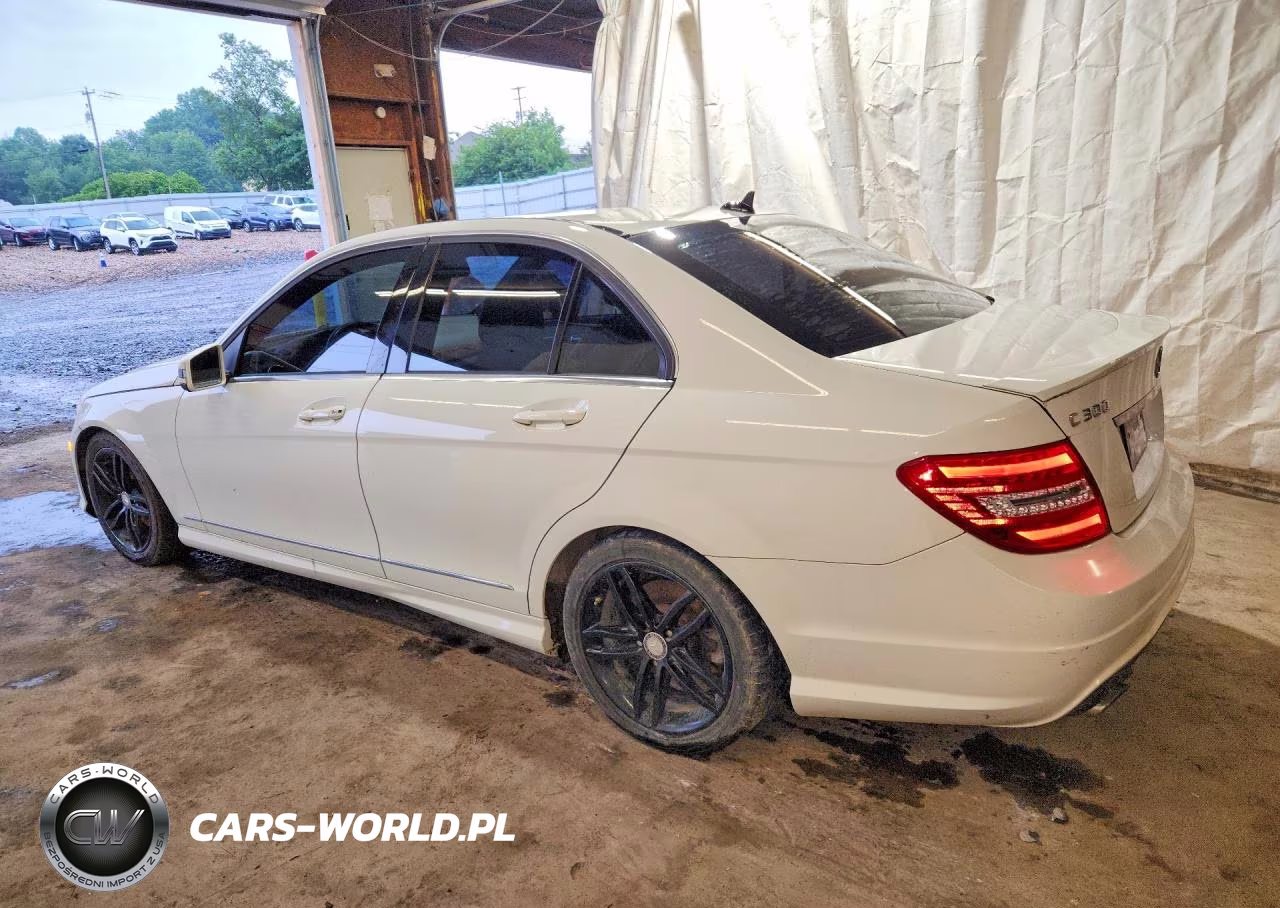 2012 Mercedes-Benz C 300 4Matic VIN:WDDGF8BB7CR201944 - 2