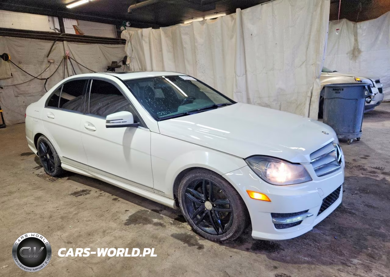 2012 Mercedes-Benz C 300 4Matic VIN:WDDGF8BB7CR201944 - 4