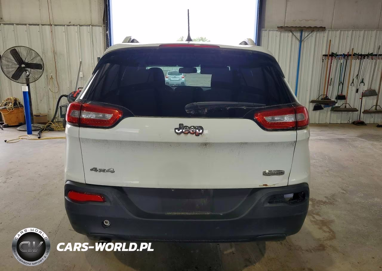 2014 Jeep Cherokee Latitude VIN:1C4PJMCB4EW183908 - 6