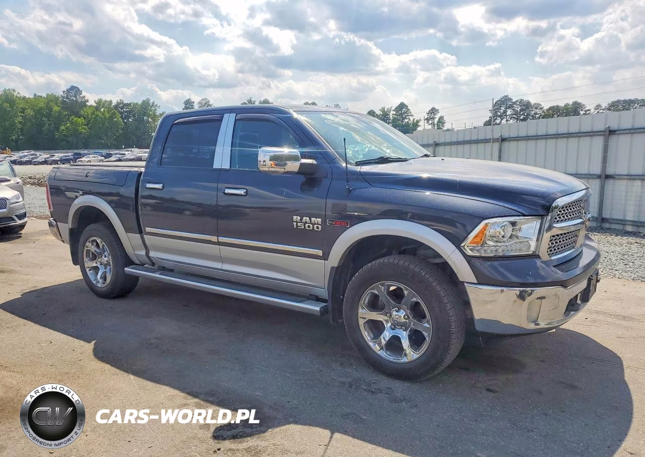 2017 Ram 1500 Laramie VIN:1C6RR7NM8HS528829 - 4