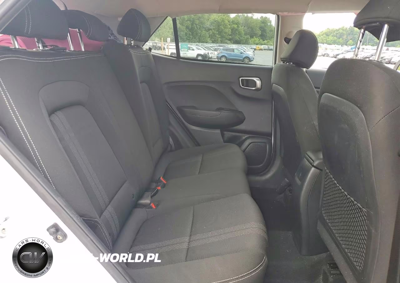 2021 Hyundai Venue Sel VIN:KMHRC8A35MU107321 - 10