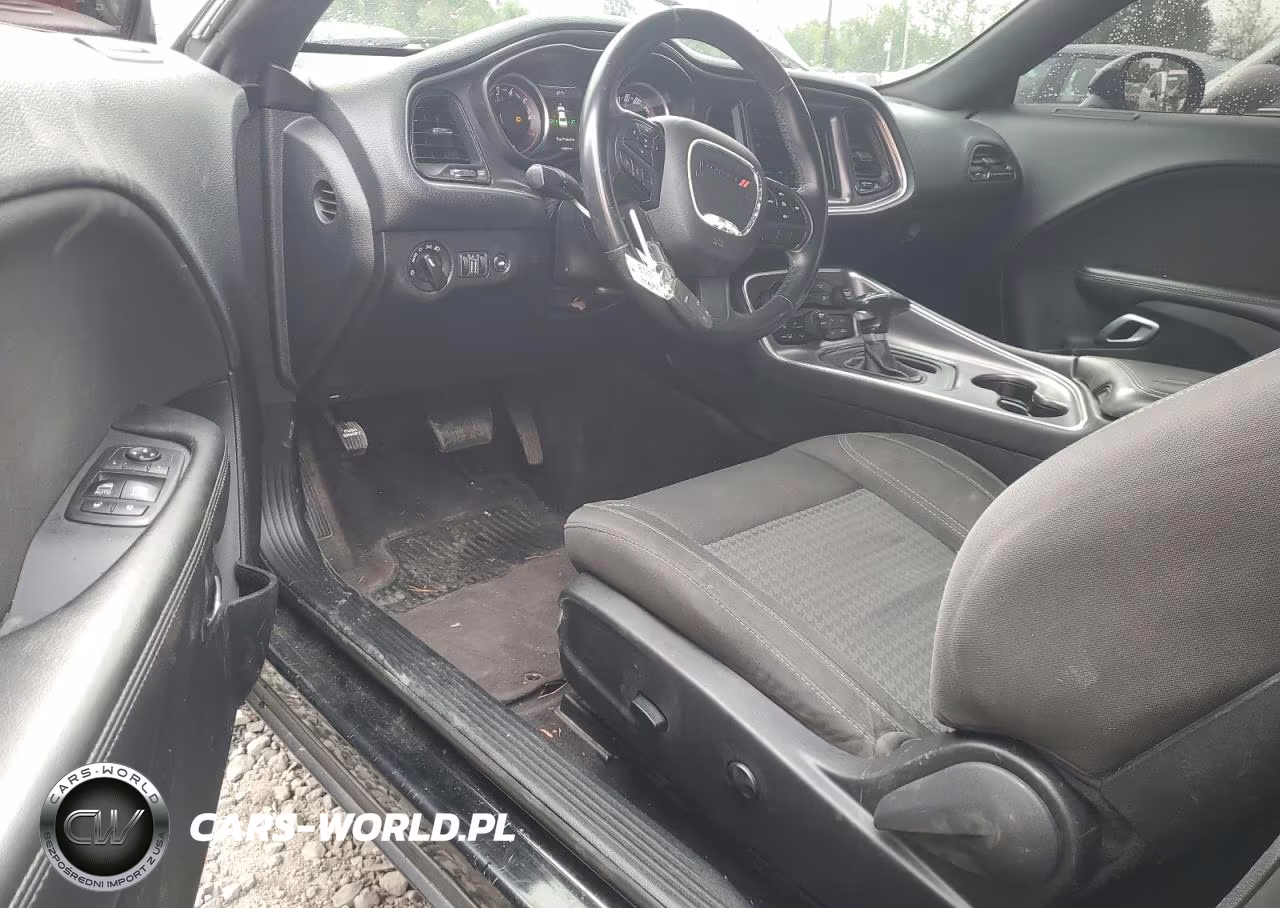 2018 Dodge Challenger Sxt VIN:2C3CDZAG6JH270241 - 8