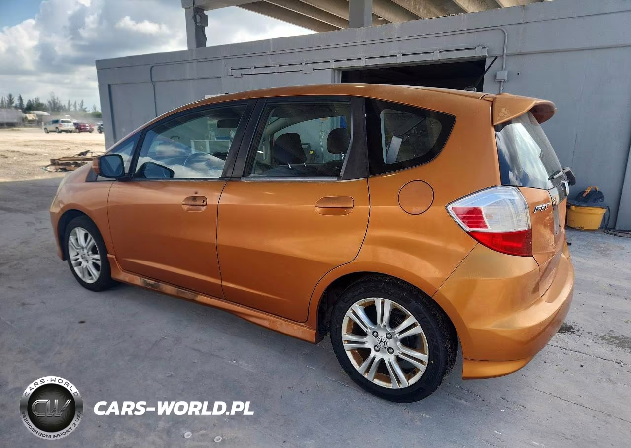 2011 Honda Fit Sport VIN:JHMGE8H55BC012630 - 2