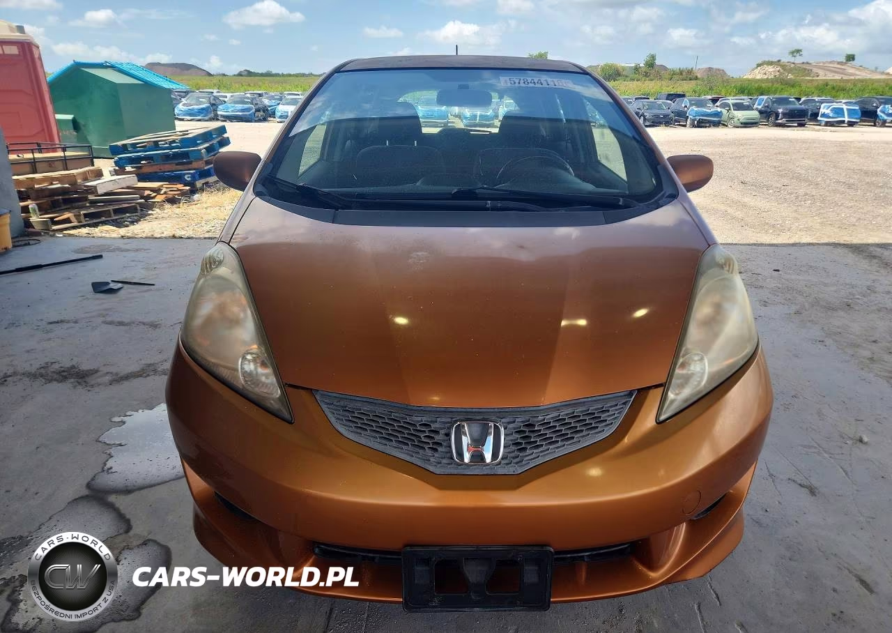 2011 Honda Fit Sport VIN:JHMGE8H55BC012630 - 5