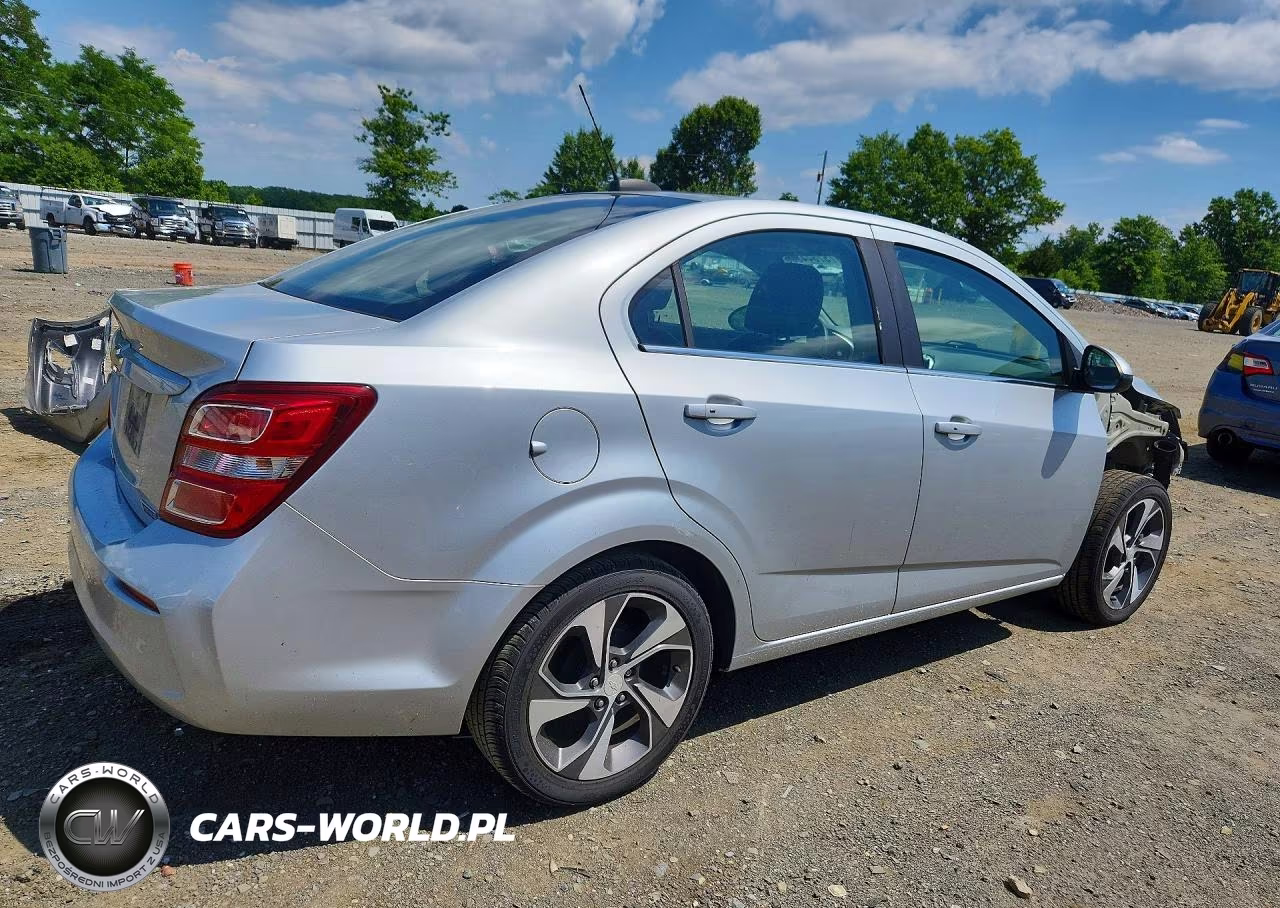 2018 Chevrolet Sonic Premier VIN:1G1JF5SB8J4106794 - 3