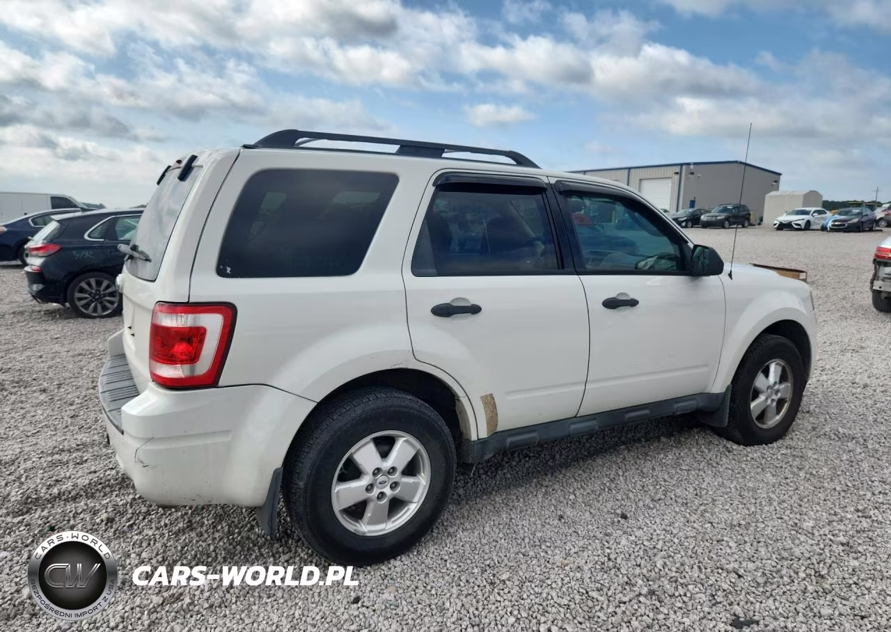 2010 Ford Escape Xlt VIN:1FMCU0D7XAKD45868 - 3