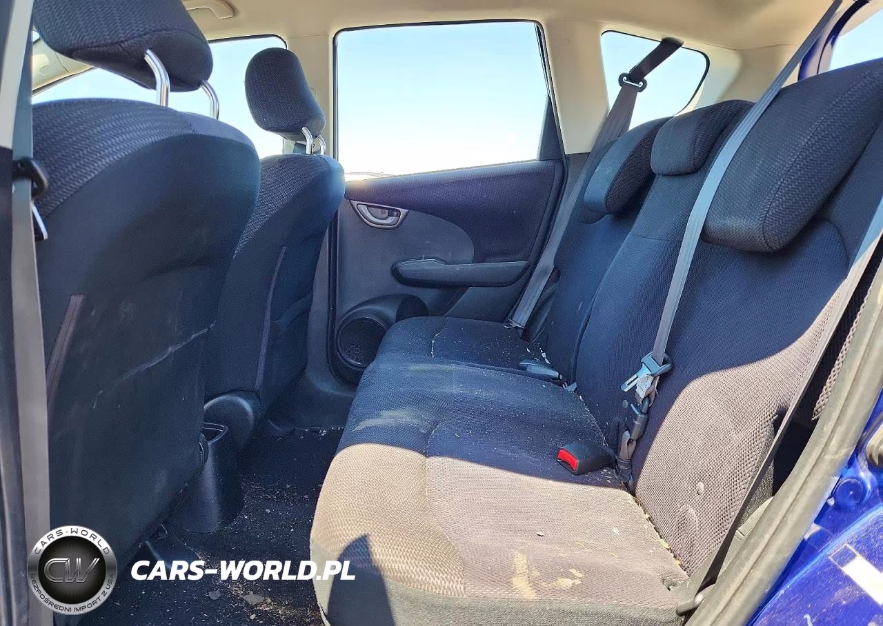 2012 Honda Fit Sport VIN:JHMGE8G52CC030702 - 10