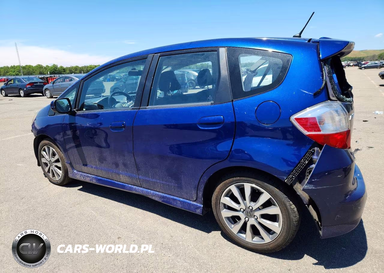 2012 Honda Fit Sport VIN:JHMGE8G52CC030702 - 2