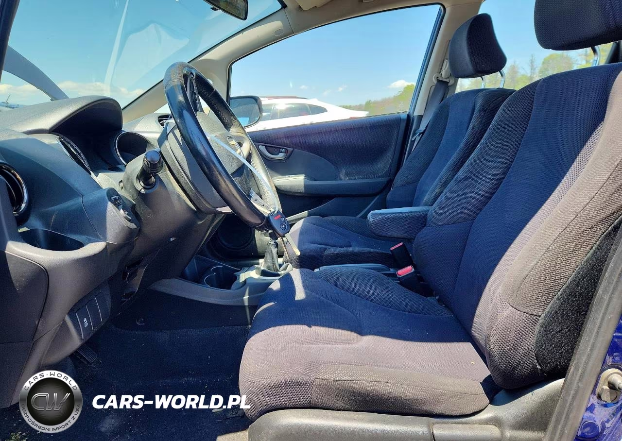 2012 Honda Fit Sport VIN:JHMGE8G52CC030702 - 7