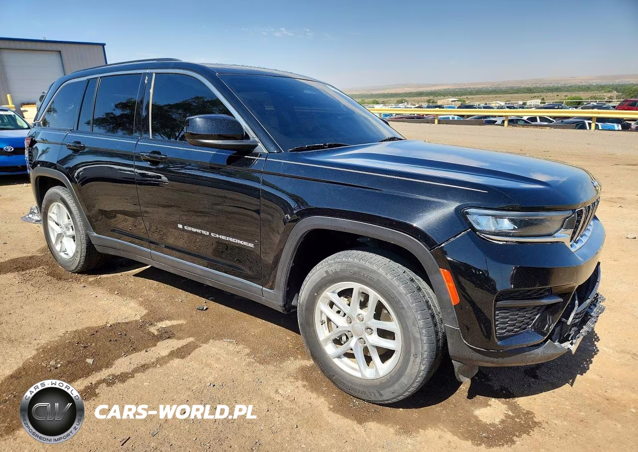 2023 Jeep Grand Cherokee Laredo-Altitude VIN:1C4RJHAGXPC524991 - 4