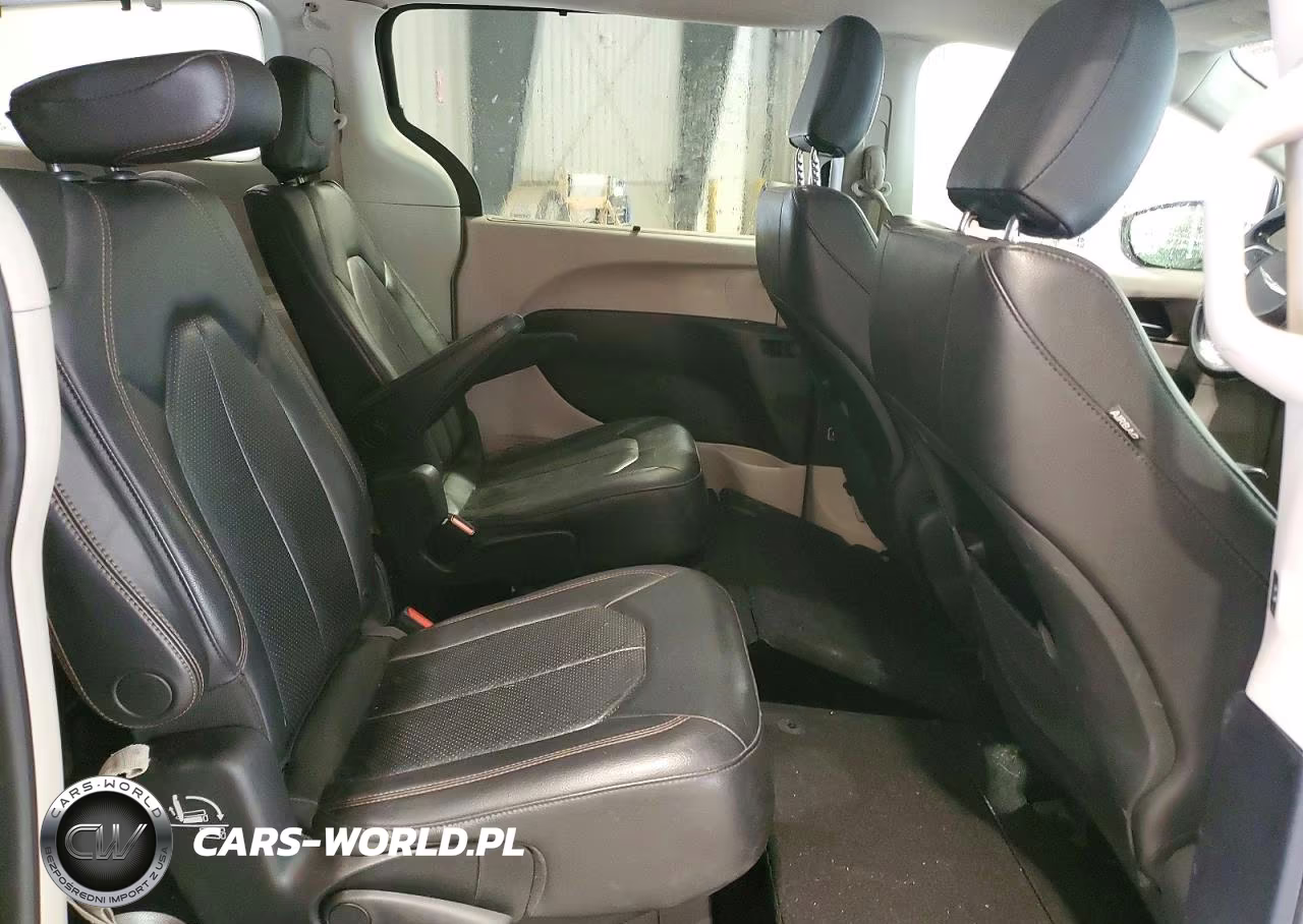 2019 Chrysler Pacifica Touring L VIN:2C4RC1BG7KR588597 - 11