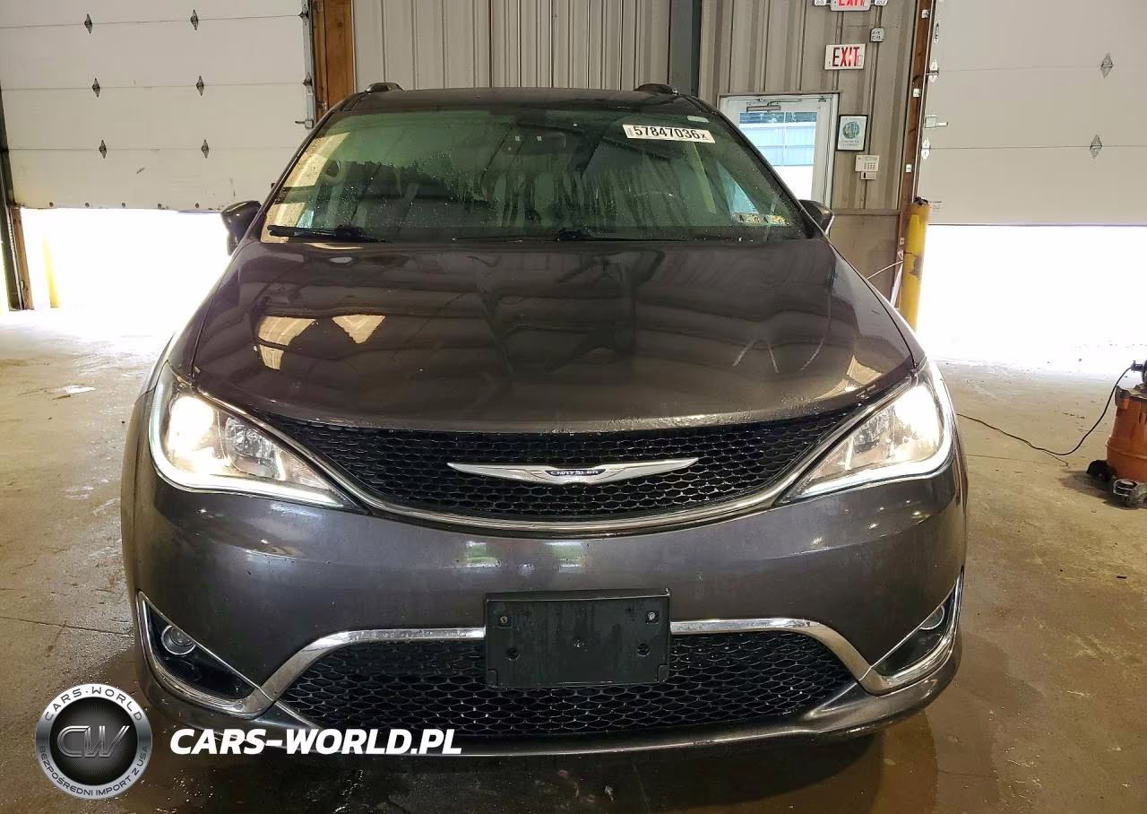 2019 Chrysler Pacifica Touring L VIN:2C4RC1BG7KR588597 - 5