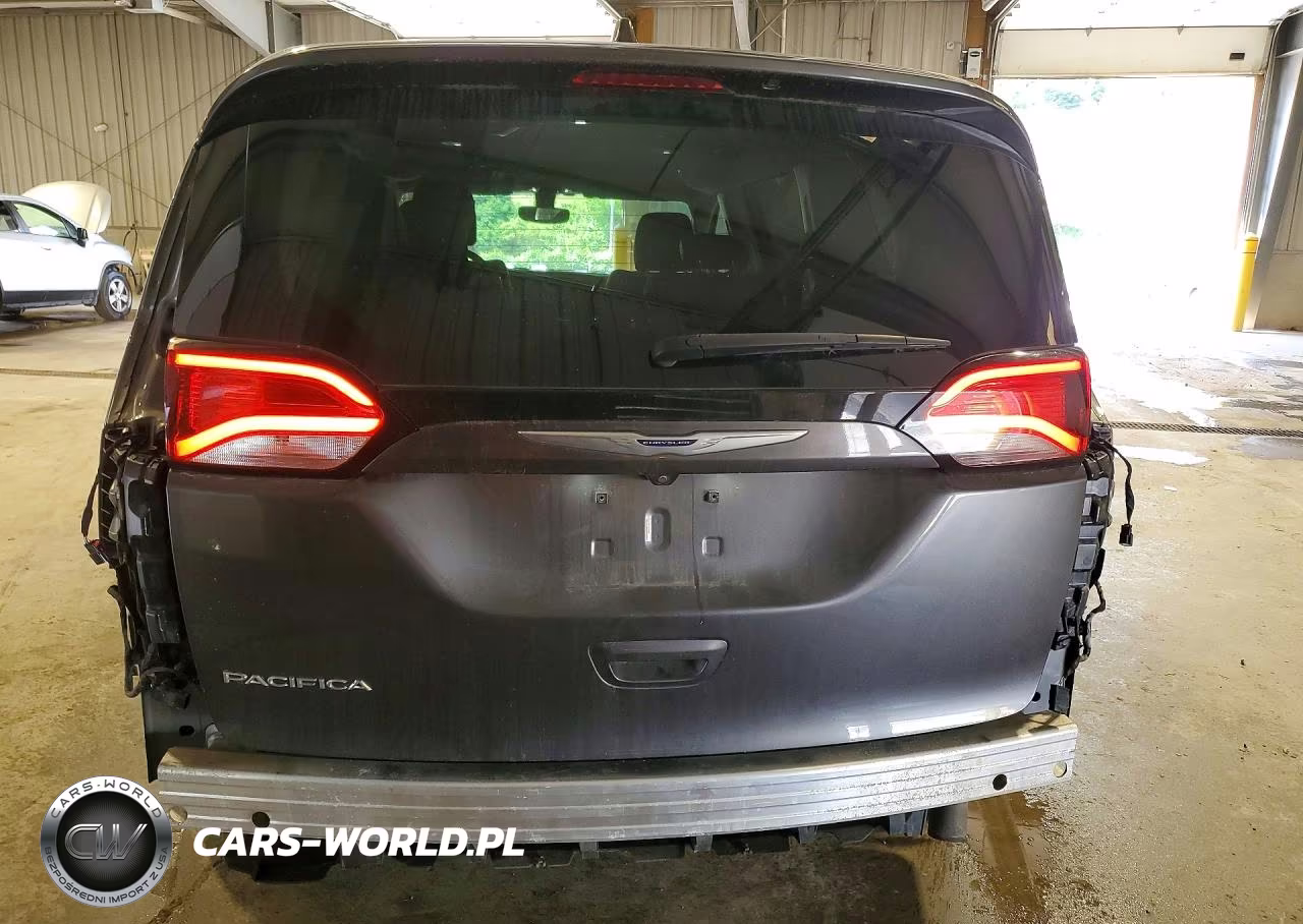 2019 Chrysler Pacifica Touring L VIN:2C4RC1BG7KR588597 - 6