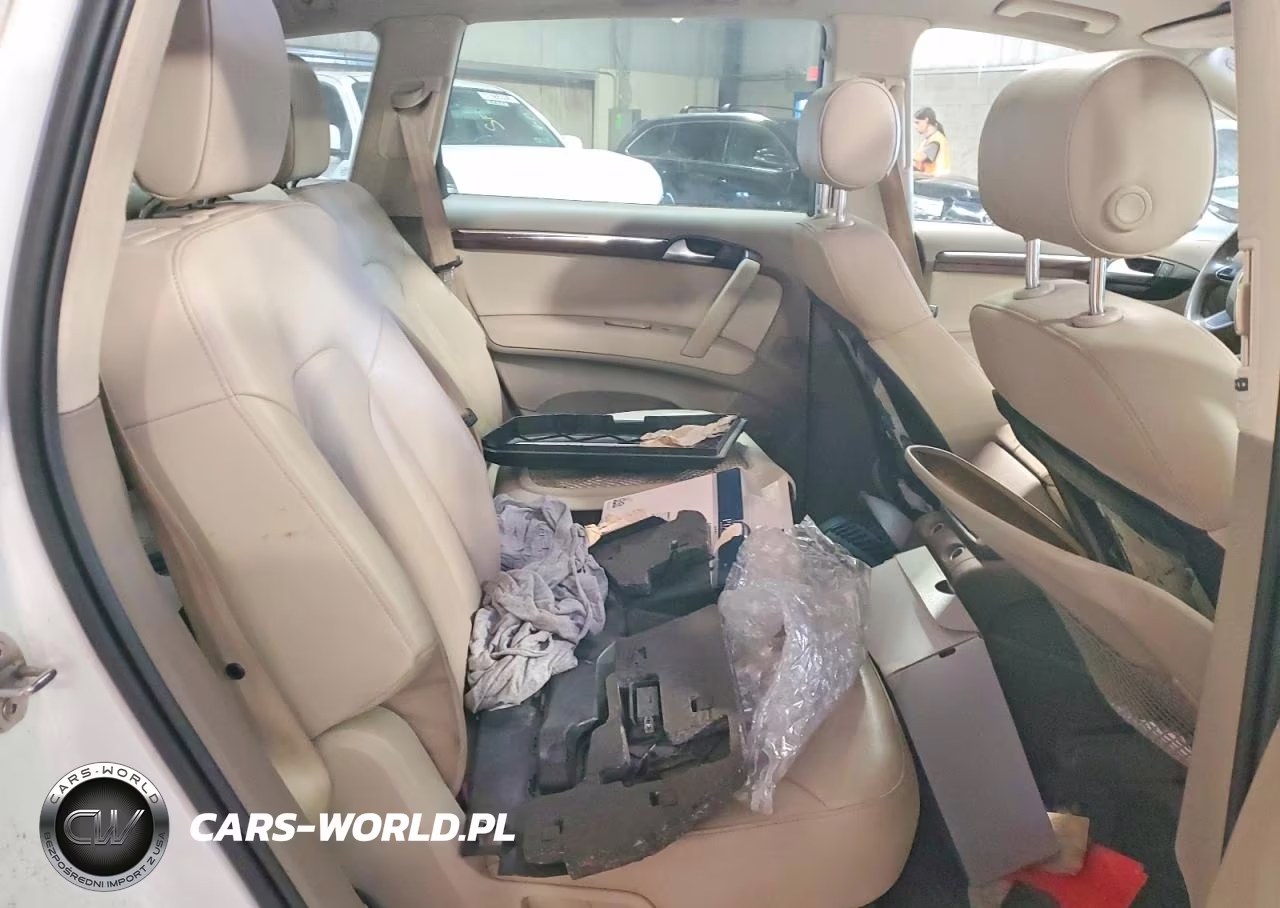 2012 Audi Q7 Premium Plus VIN:WA1LGAFE2CD002440 - 11